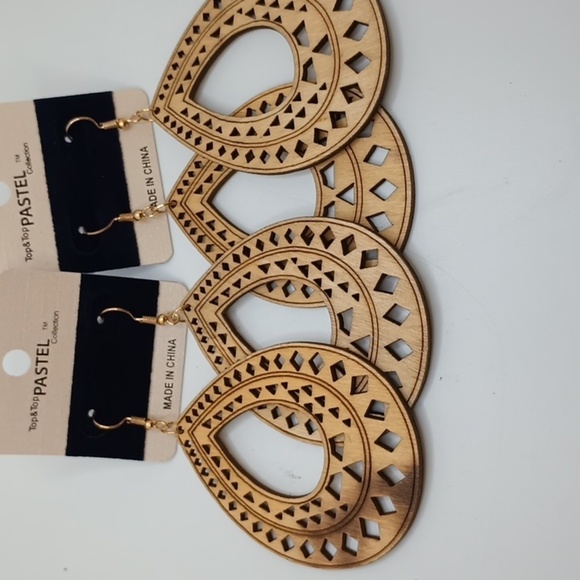 Wood earrings hollowed out TEAR drop wood boho carved earrings - Picture 5 of 5